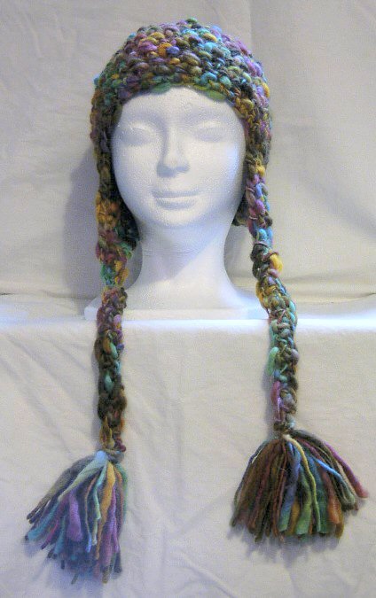 earhat01.JPG (58167 bytes)