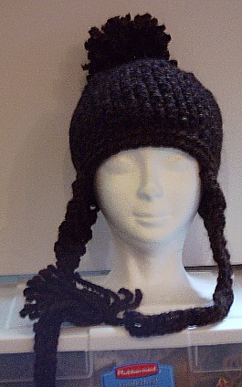 hat01.JPG (38718 bytes)